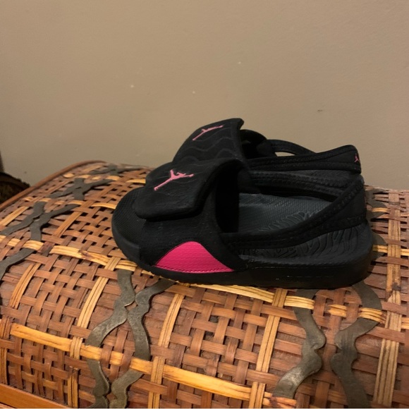 Kids Jordan Hydro 4 GT Sandals - Picture 2 of 7